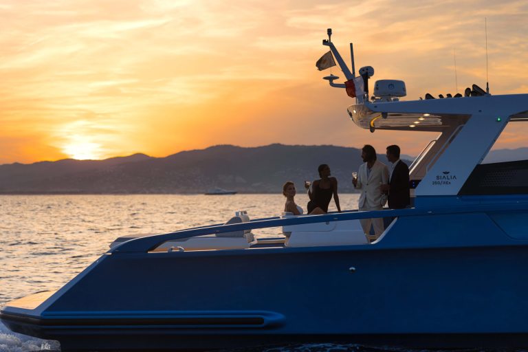 Motor Yachts for Beginners: Navigating Your First Purchase